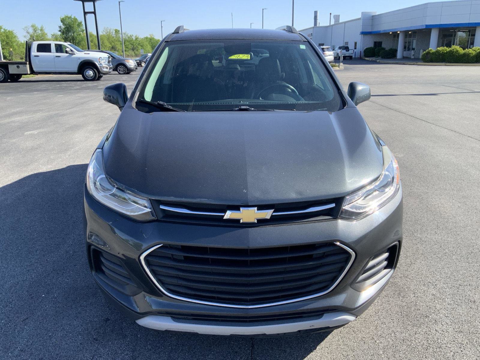 Used 2018 Chevrolet Trax LT w/ LT Convenience Package FWD image 3