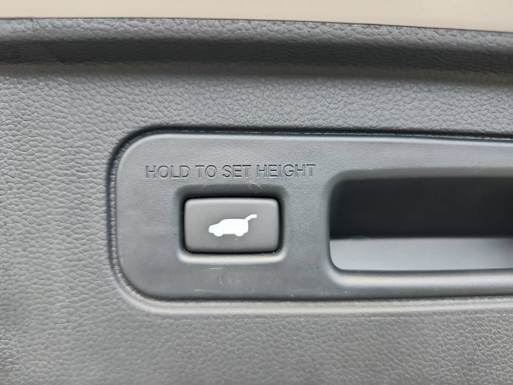 Certified 2023 Honda Pilot Touring image 37