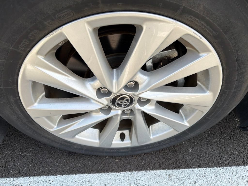 Used 2021 Toyota Camry LE w/ Convenience Package FWD image 11