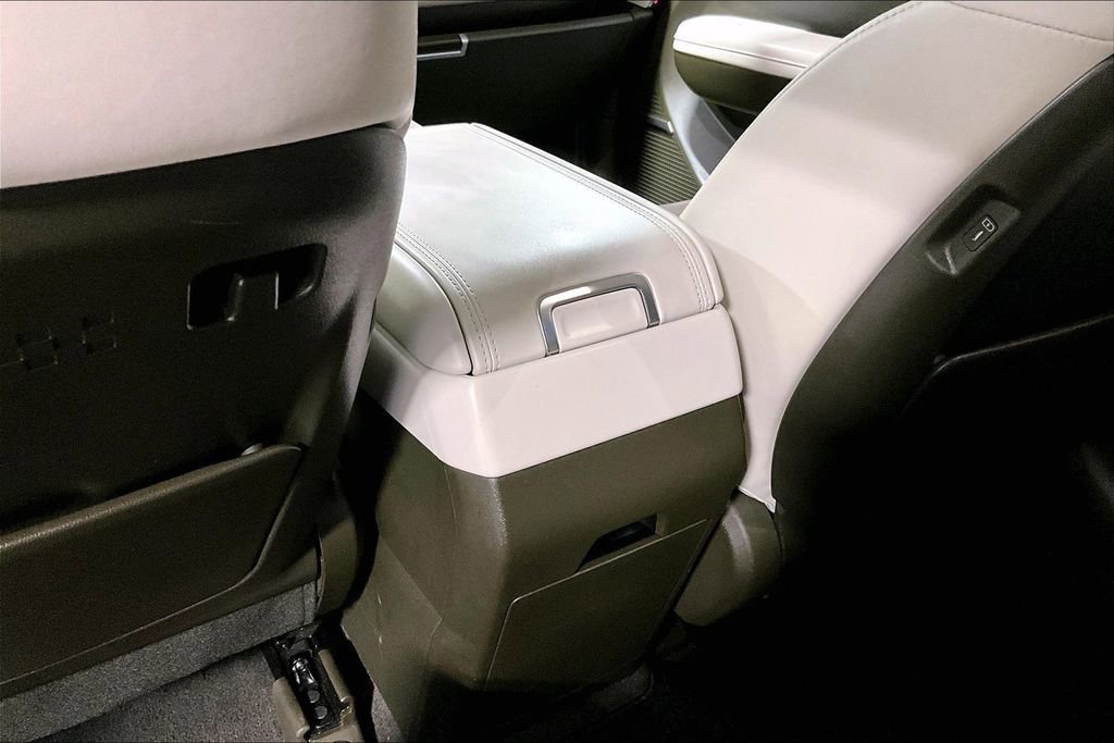 Used 2025 Hyundai Santa Fe Calligraphy image 32