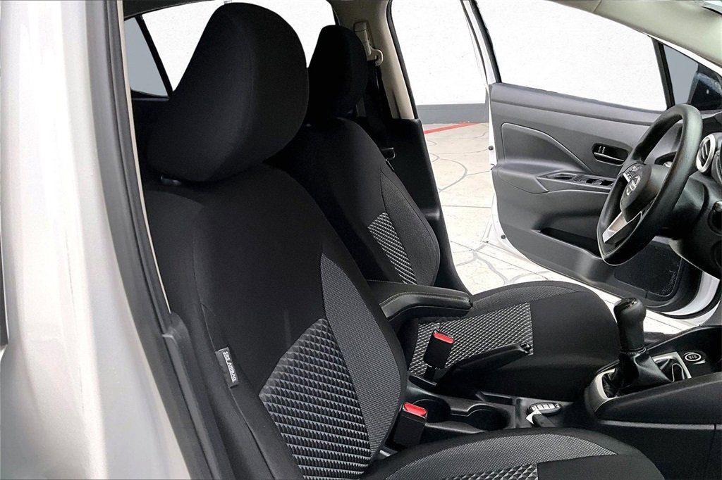 Used 2020 Nissan Versa S image 29