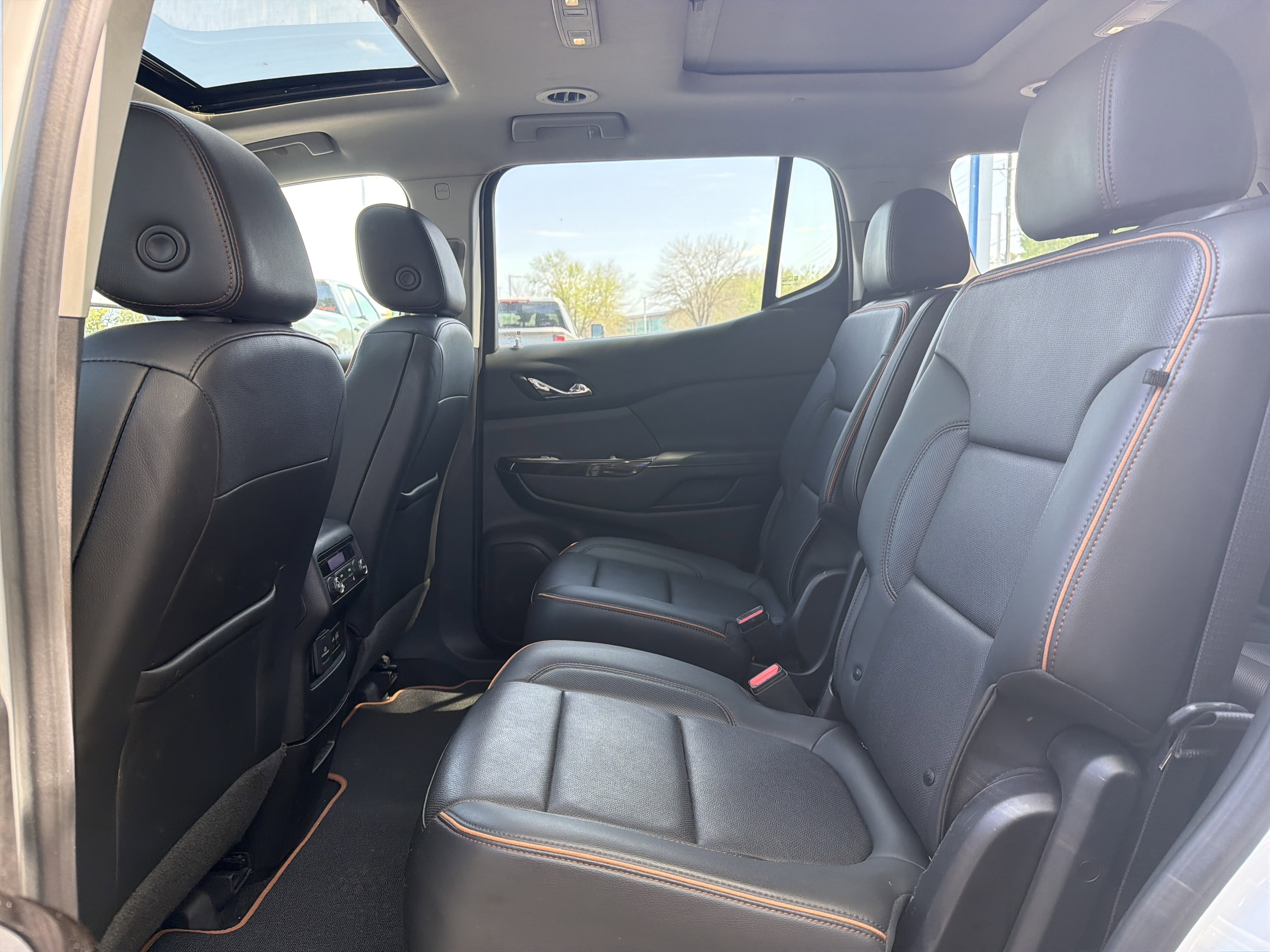 Used 2023 GMC Acadia AT4 w/ Technology Package AWD/4WD image 31