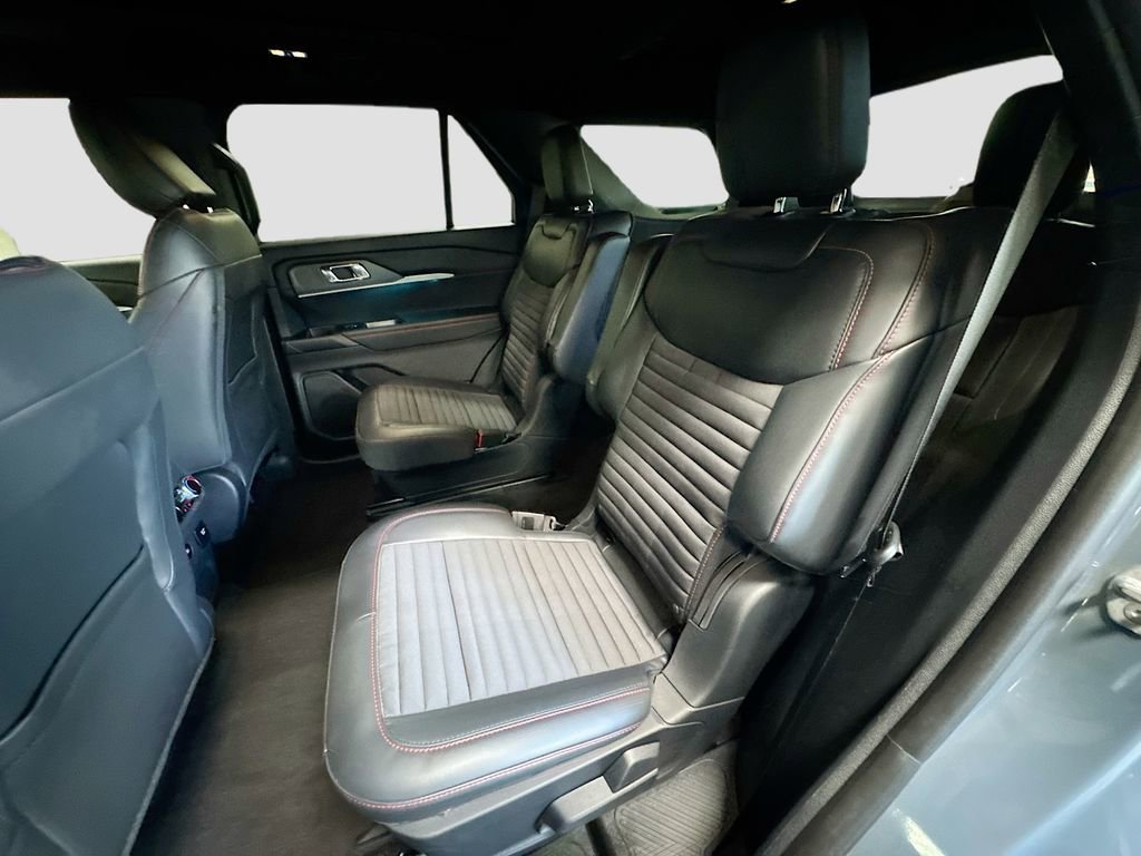 Used 2025 Ford Explorer ST-Line w/ Premium Package image 24