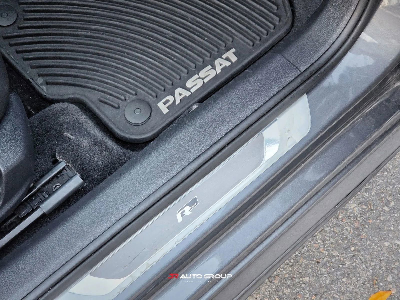 Used 2017 Volkswagen Passat 1.8T R-Line image 20