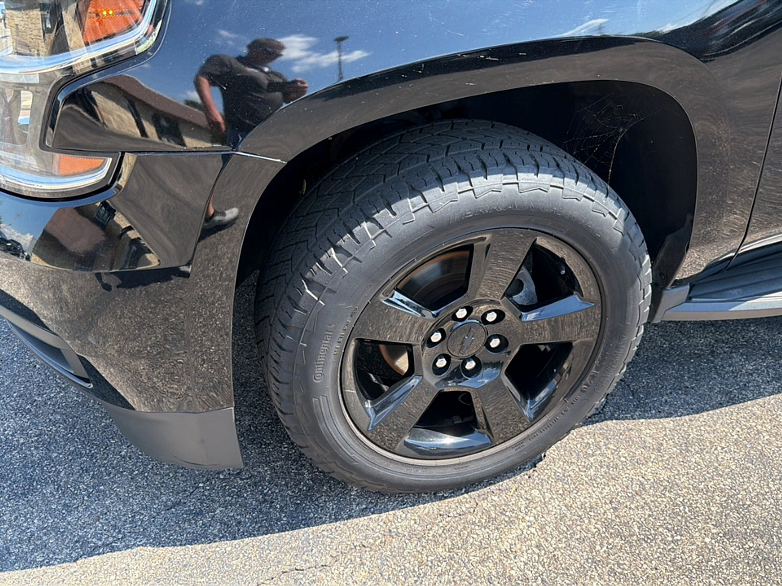 Used 2018 Chevrolet Tahoe LT w/ Luxury Package AWD/4WD image 4