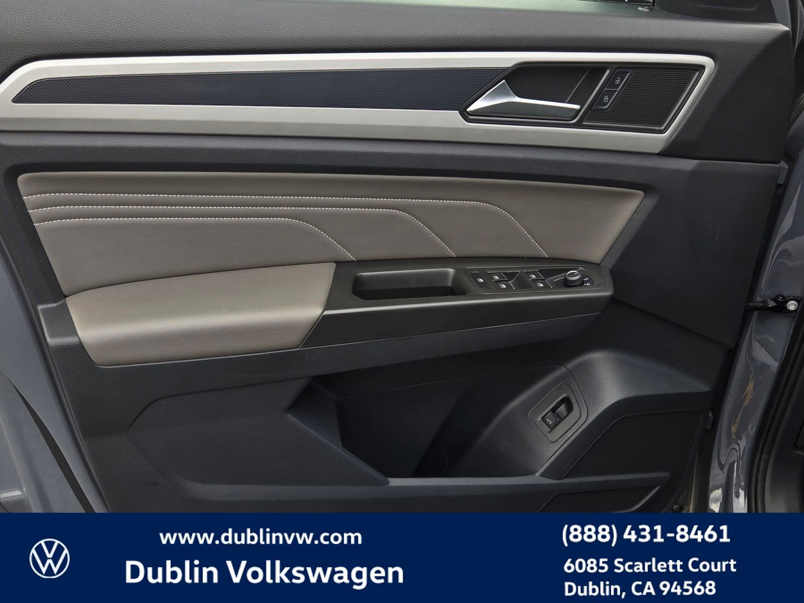 Certified 2022 Volkswagen Atlas Cross Sport SEL R-Line image 10