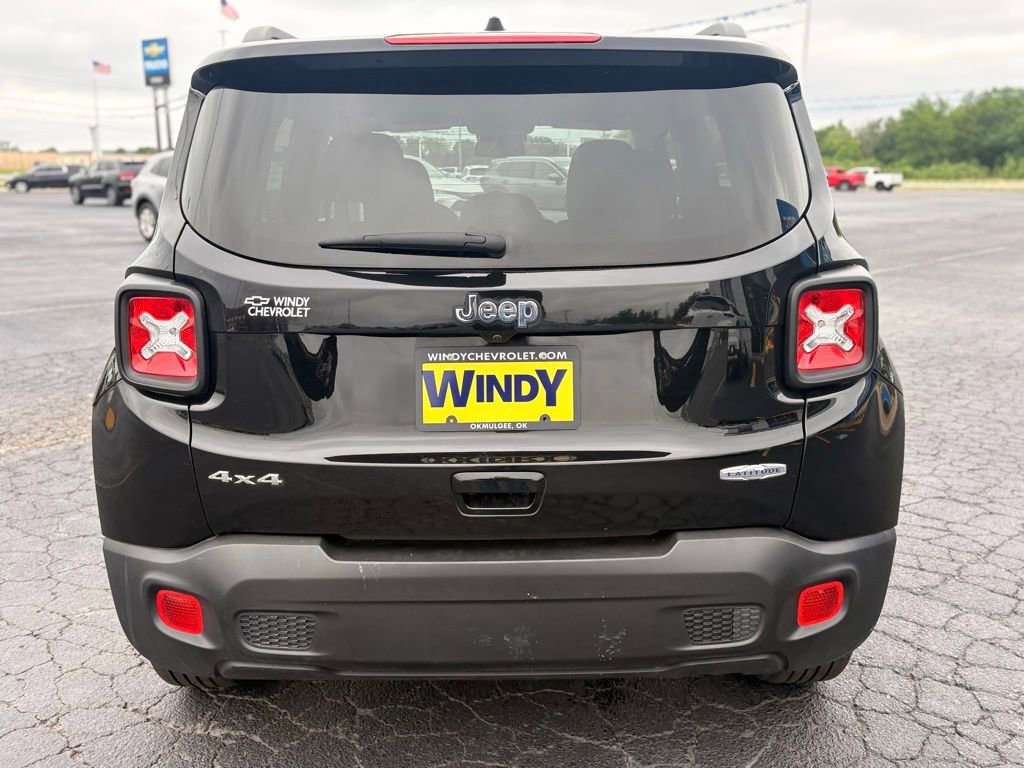 Used 2022 Jeep Renegade Latitude w/ Convenience Group AWD/4WD image 6