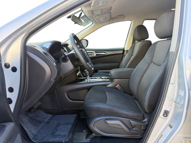 Used 2017 Nissan Pathfinder S AWD/4WD image 10