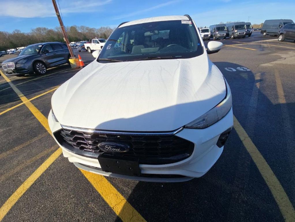 Used 2023 Ford Escape ST-Line Select w/ Tech Pack #2 image 2