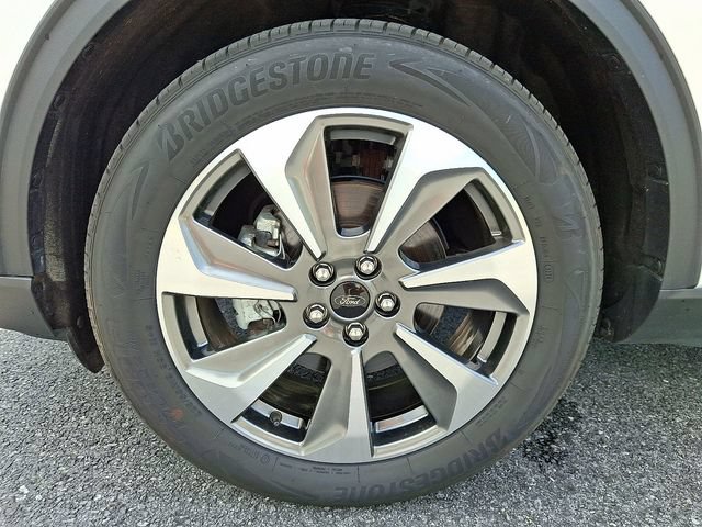 Certified 2025 Ford Escape Platinum AWD/4WD image 8