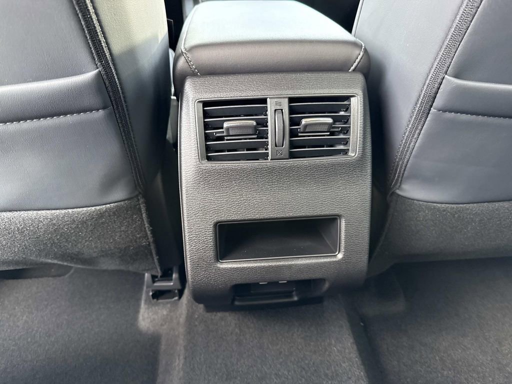 New 2026 Mitsubishi Outlander SE image 17