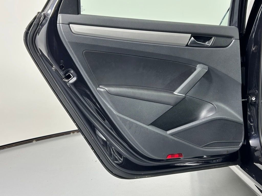 Used 2020 Volkswagen Passat 2.0T SE image 13