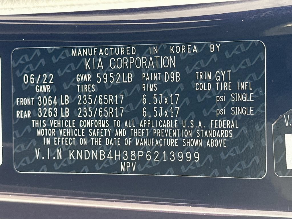 Used 2023 Kia Carnival LX FWD image 32