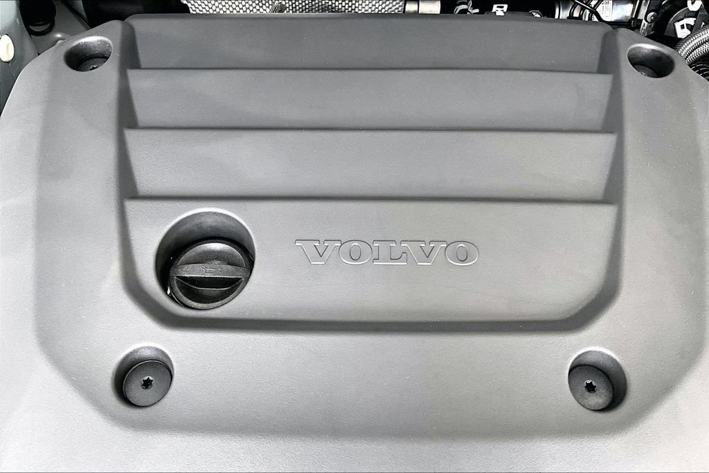 Used 2024 Volvo XC40 B5 Plus AWD/4WD image 43