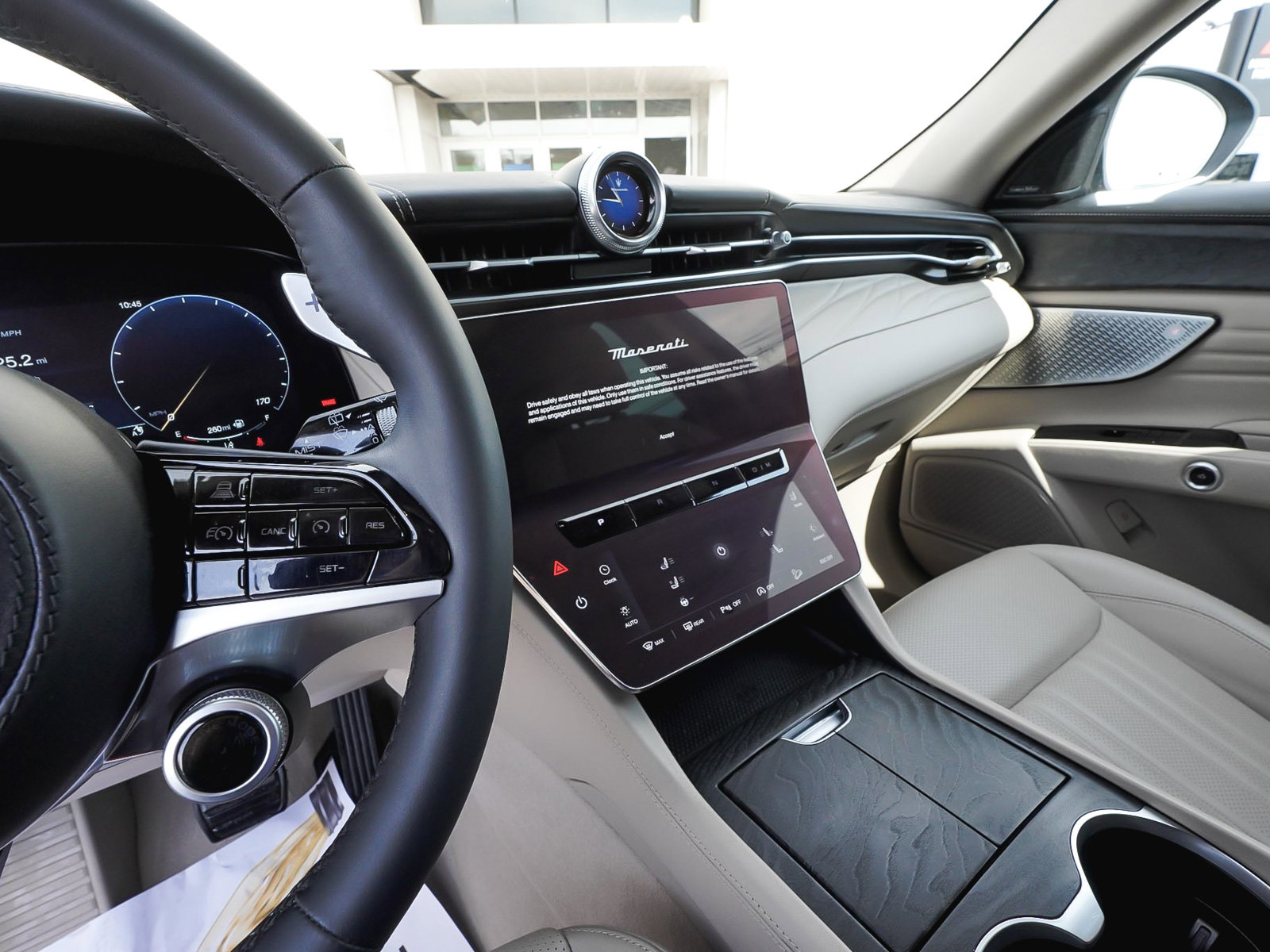 Used 2023 Maserati Grecale GT image 28