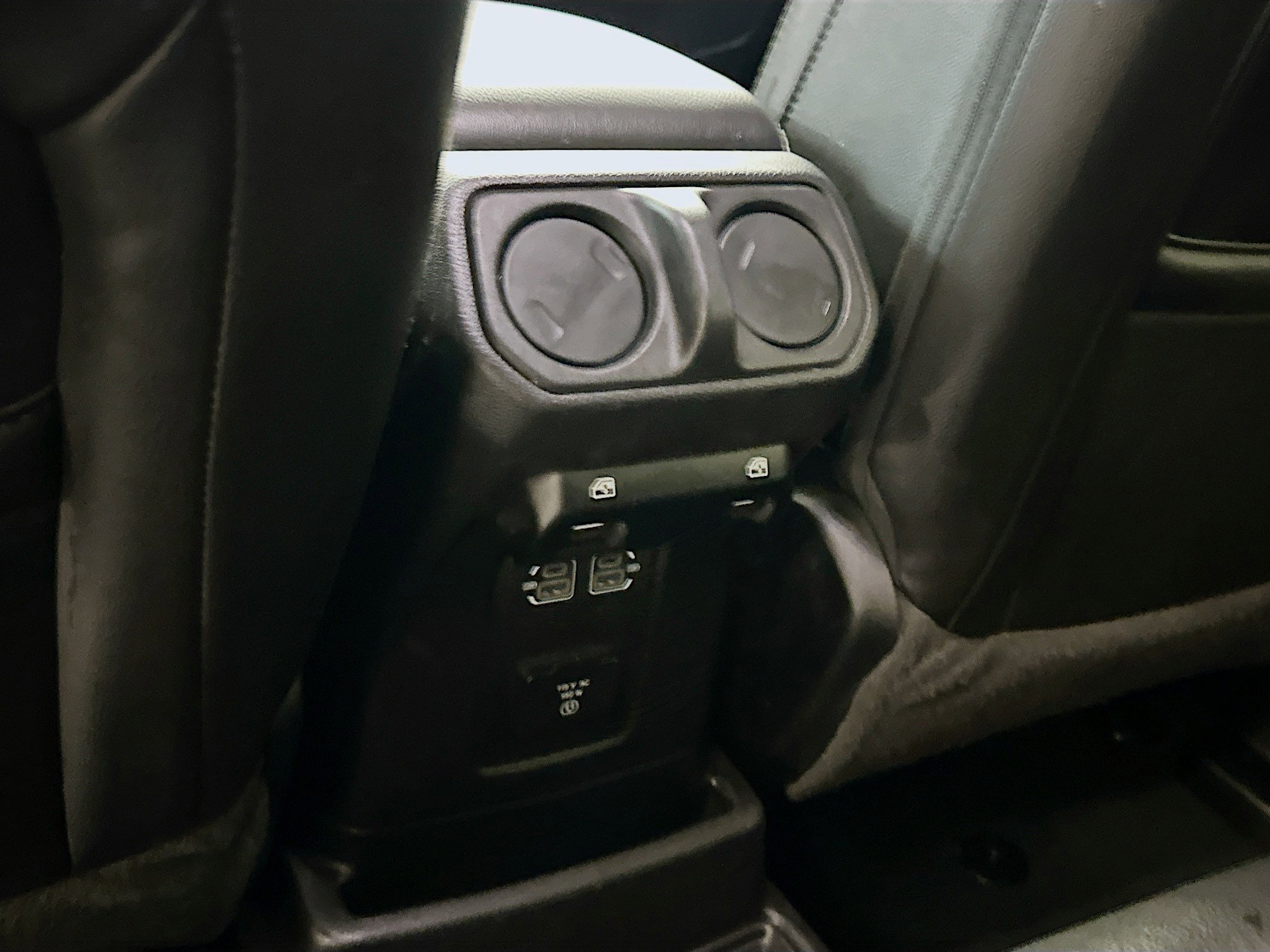 Used 2023 Jeep Wrangler Unlimited Sahara w/ Cold Weather Group AWD/4WD image 28
