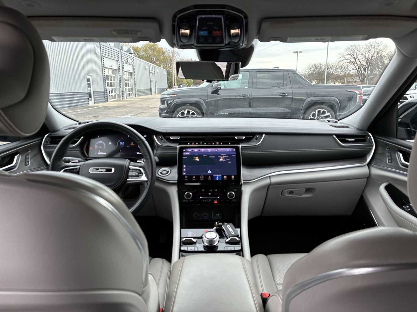 Used 2022 Jeep Grand Cherokee L Overland w/ Advanced Protech Group III image 21