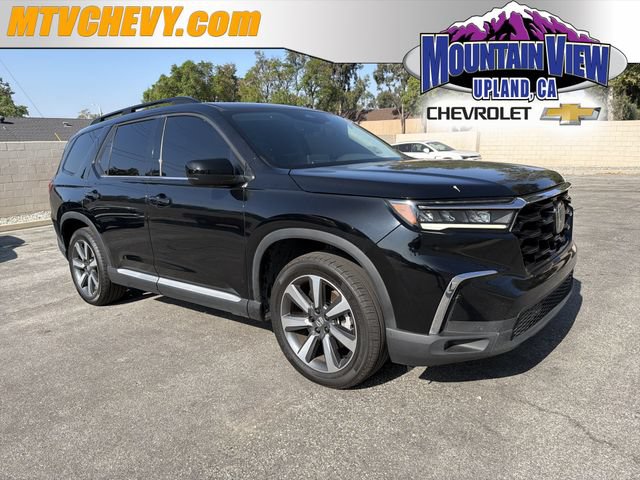 Used 2025 Honda Pilot Touring image 1