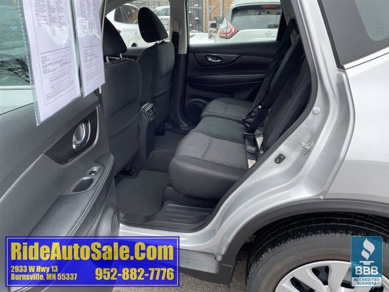 Used 2018 Nissan Rogue S image 12