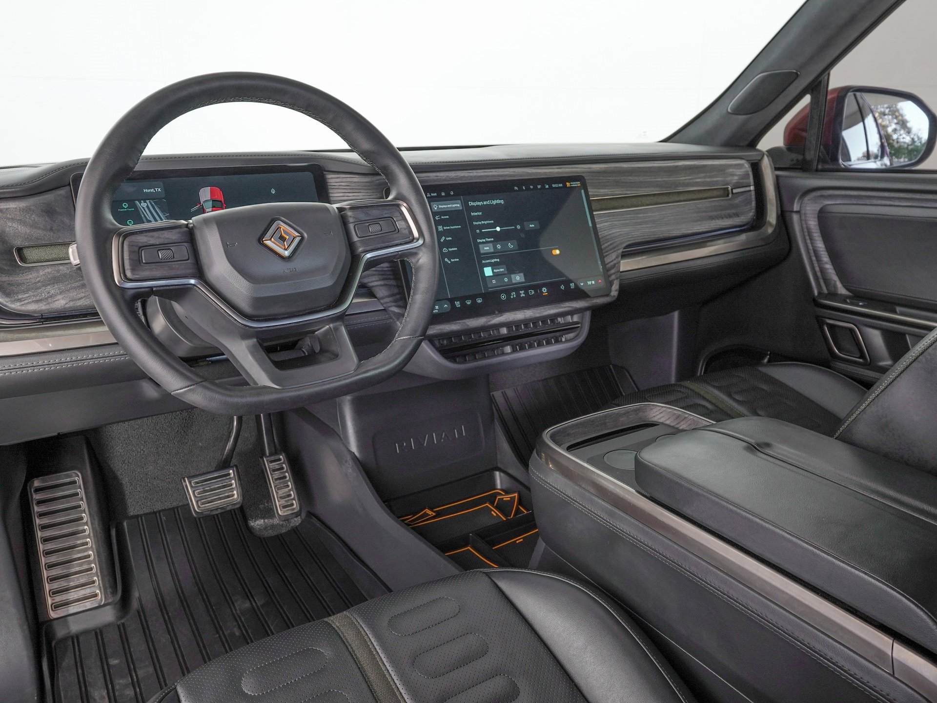 Used 2022 Rivian R1T Adventure image 16