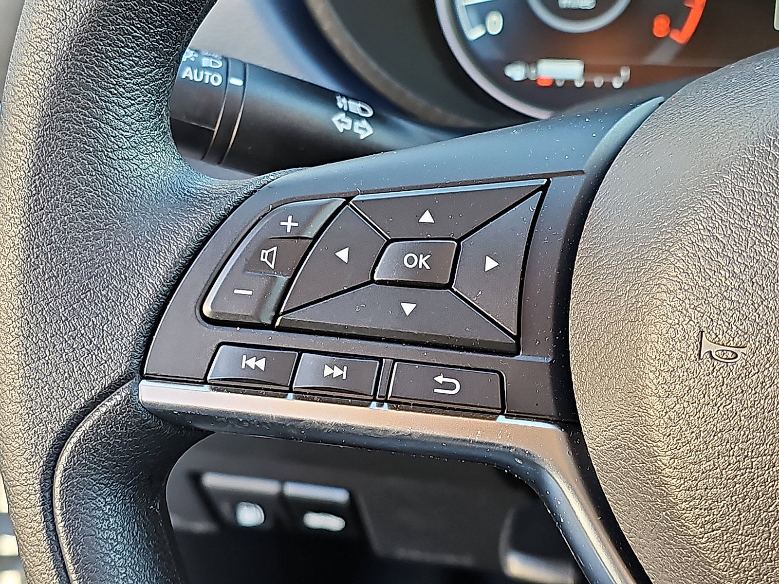 Certified 2025 Nissan Versa SV w/ Trunk Package image 21