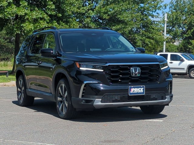 Used 2023 Honda Pilot Touring image 3