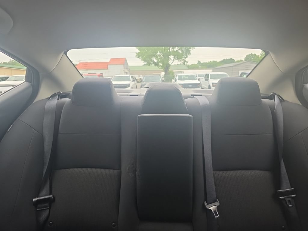 Used 2025 Nissan Altima 2.5 SV FWD image 31