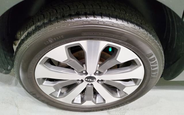 Used 2022 Kia Telluride S image 40