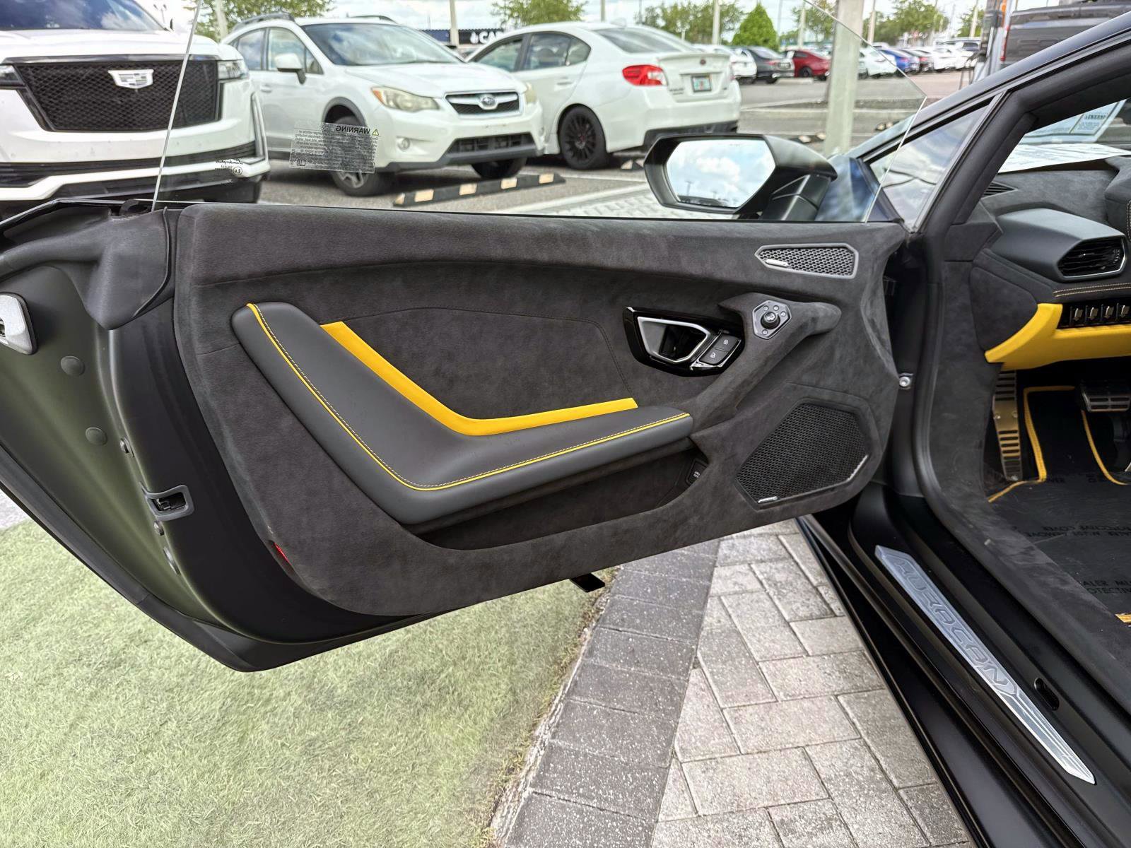 Used 2024 Lamborghini Huracan Tecnica RWD image 17