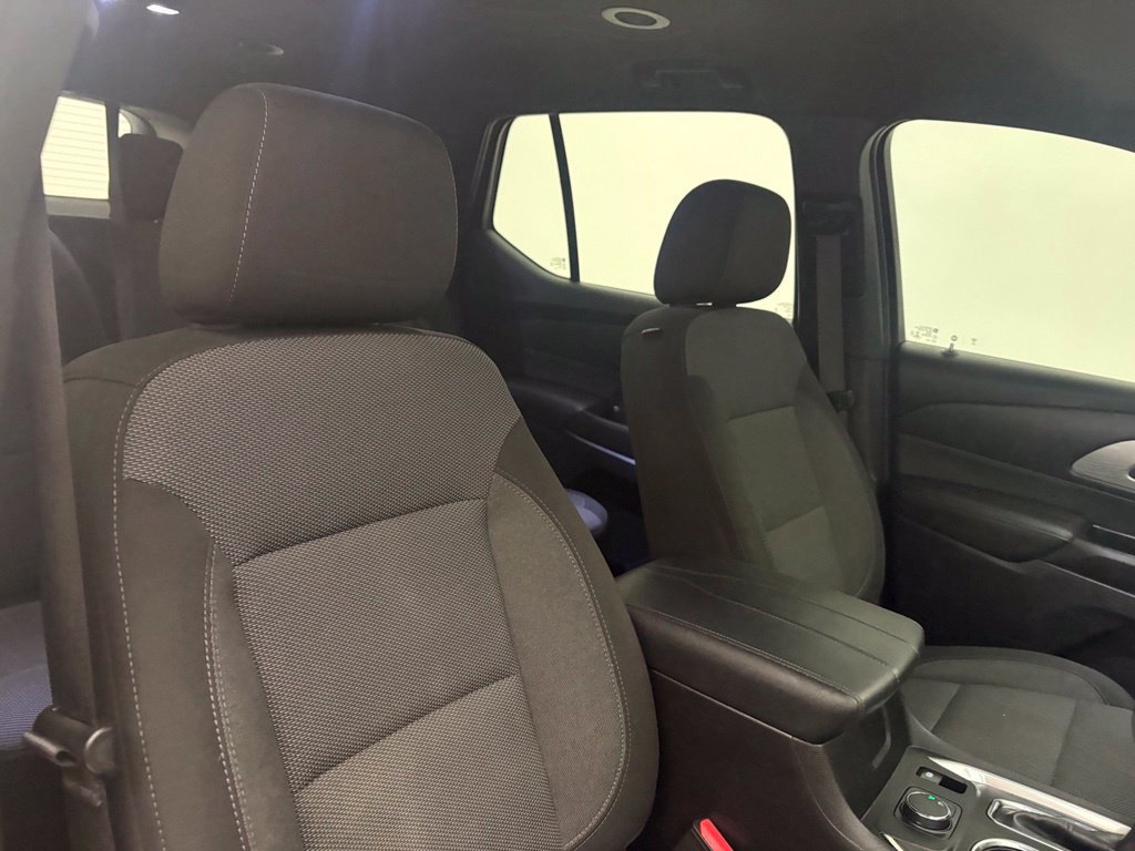 Used 2022 Chevrolet Traverse LT FWD image 36