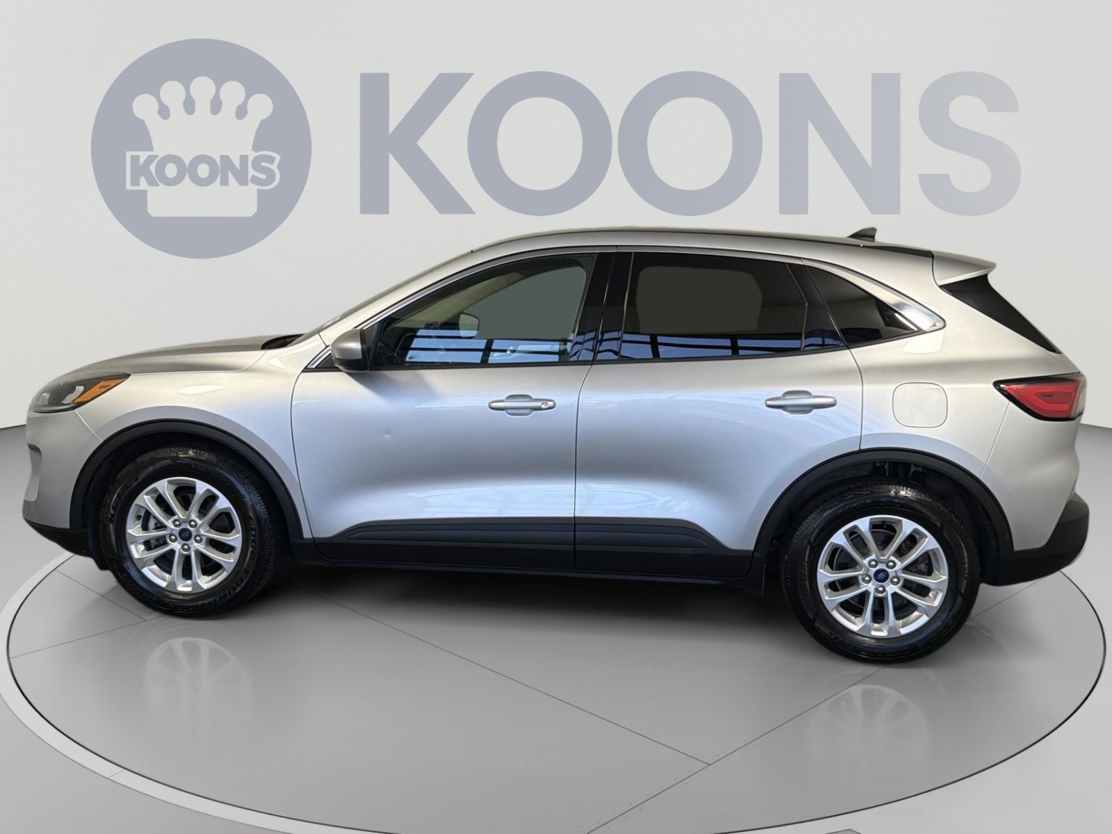 Used 2020 Ford Escape SE FWD image 2
