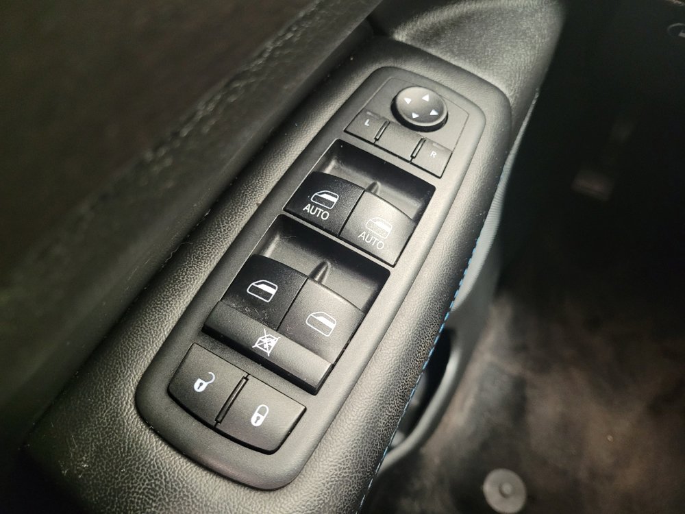 Used 2018 Jeep Grand Cherokee Laredo AWD/4WD image 27
