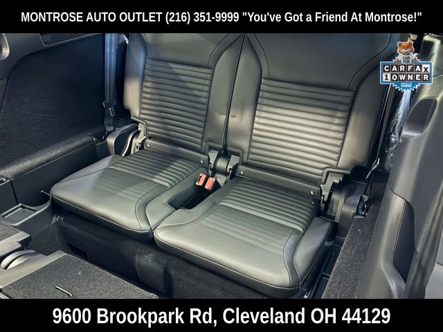 Used 2024 Land Rover Discovery Dynamic SE image 30