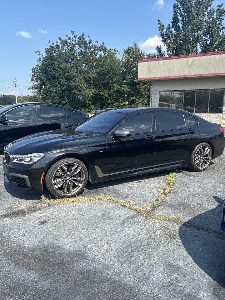 Used 2019 BMW M760i xDrive w/ Luxury Rear Seating Package AWD/4WD image 2