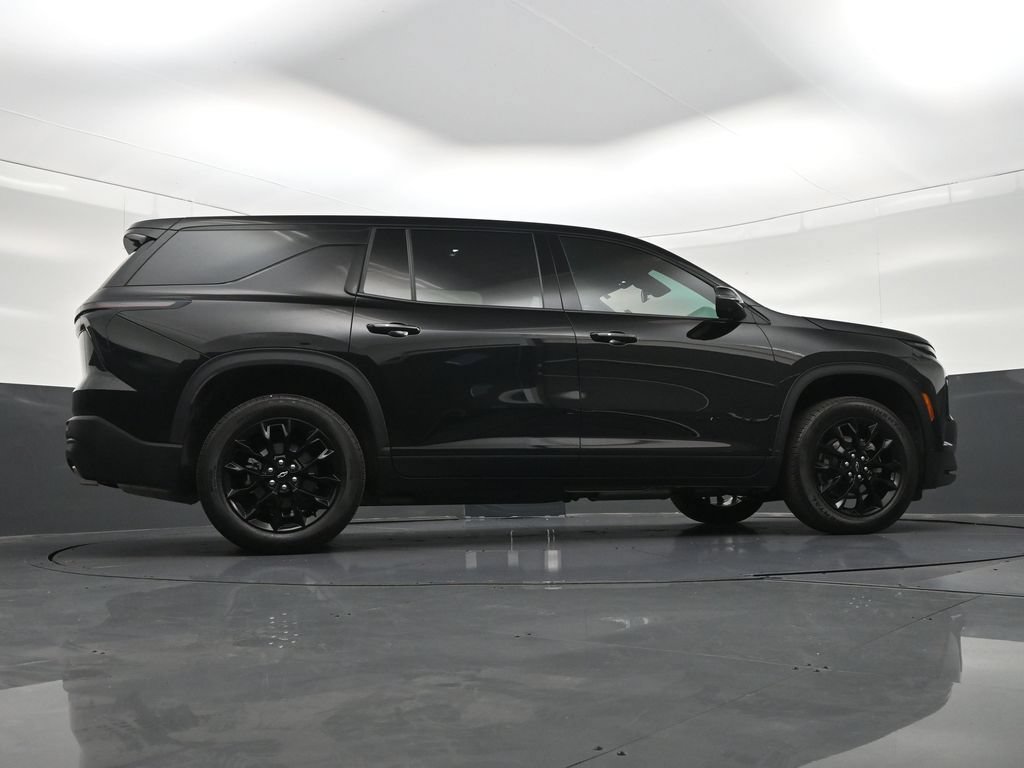 Used 2024 Chevrolet Traverse LS w/ Midnight/Sport Edition FWD image 28