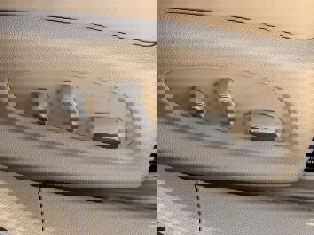 Used 2013 Cadillac XTS Premium image 27