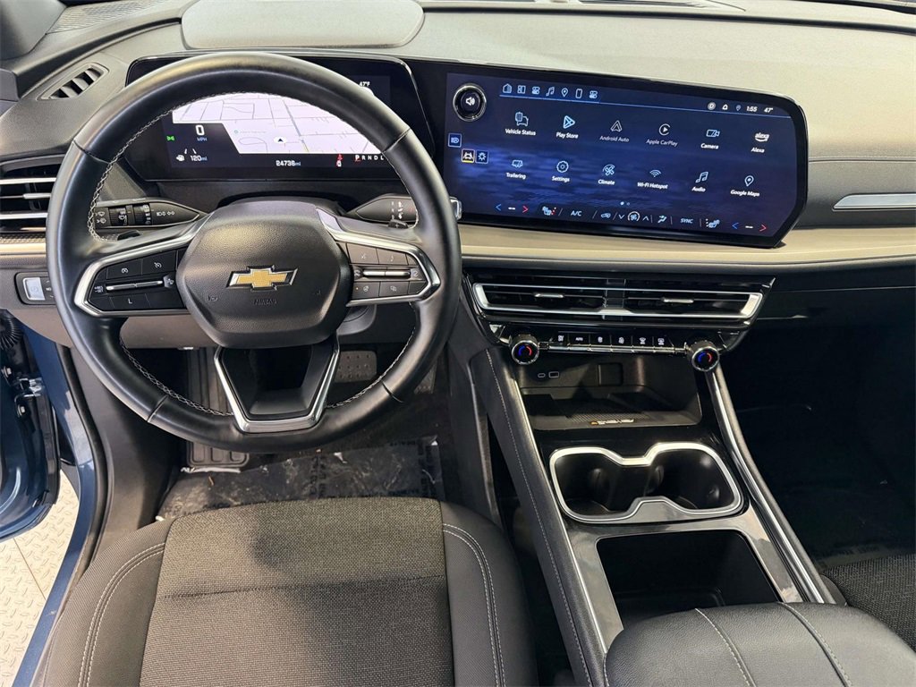 Used 2025 Chevrolet Traverse LT image 17