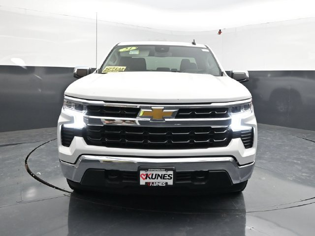 Used 2024 Chevrolet Silverado 1500 LT w/ Protection Package AWD/4WD image 2