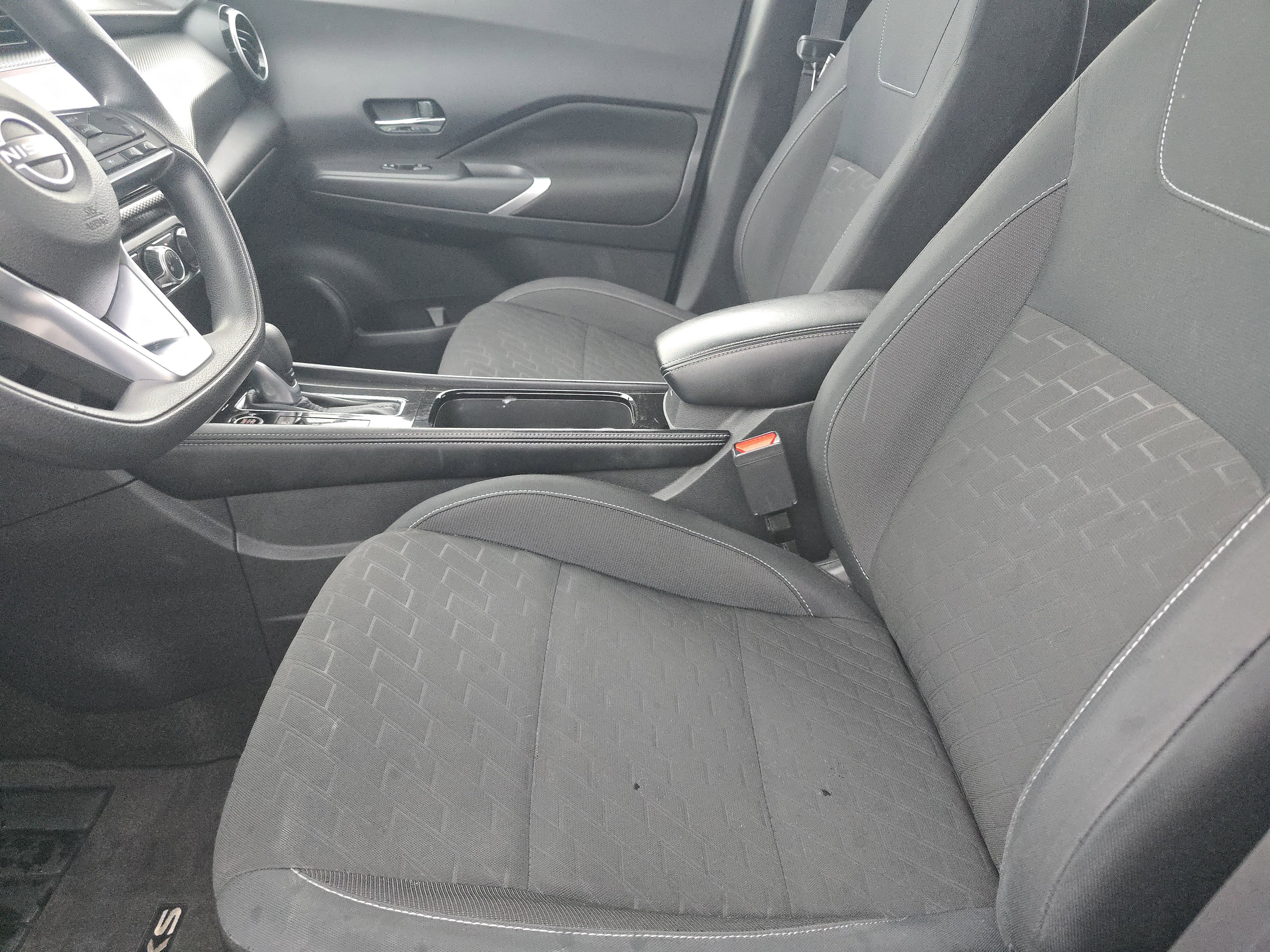 Used 2024 Nissan Kicks SV image 8