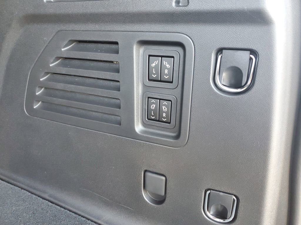 New 2026 Chevrolet Traverse High Country image 9