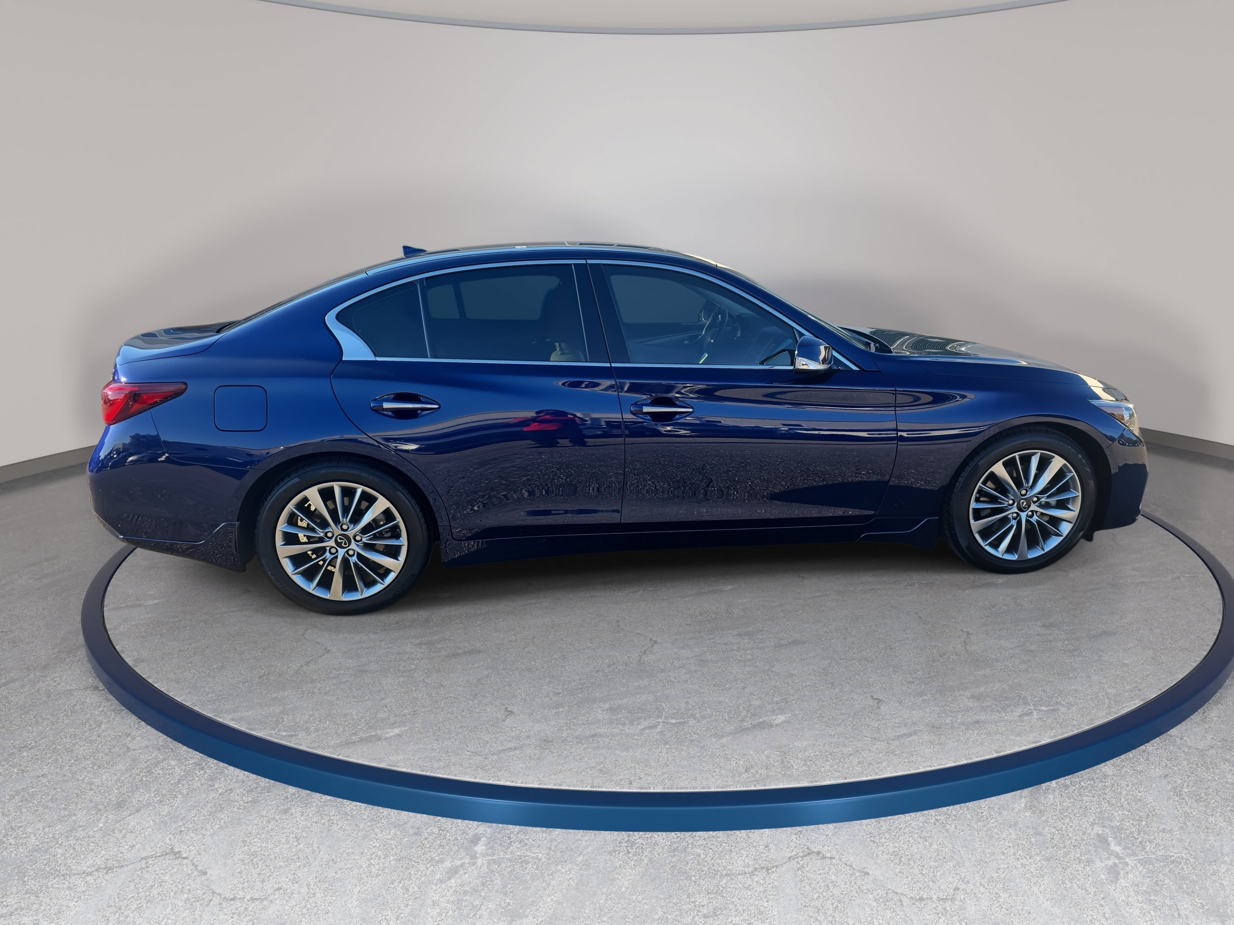 Used 2023 INFINITI Q50 Luxe w/ Cargo Package RWD image 4