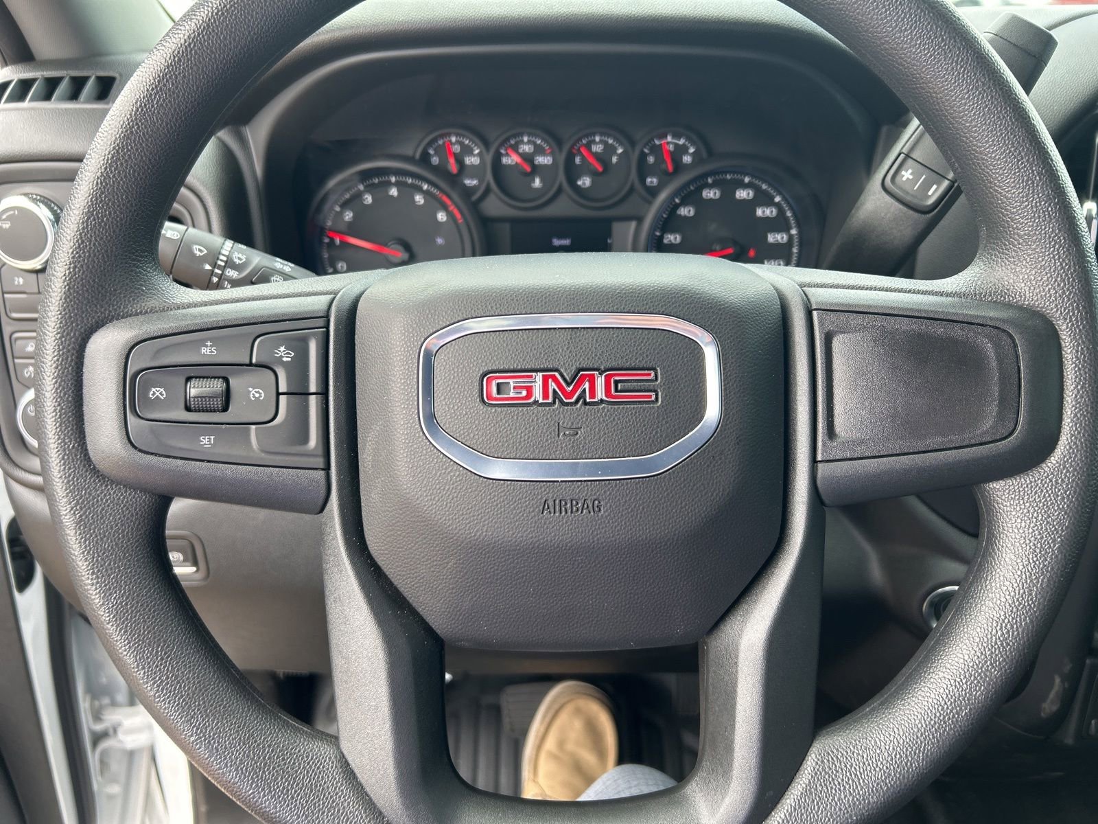 Used 2026 GMC Sierra 2500 Pro w/ 1SA Pro Safety Plus Package AWD/4WD image 15