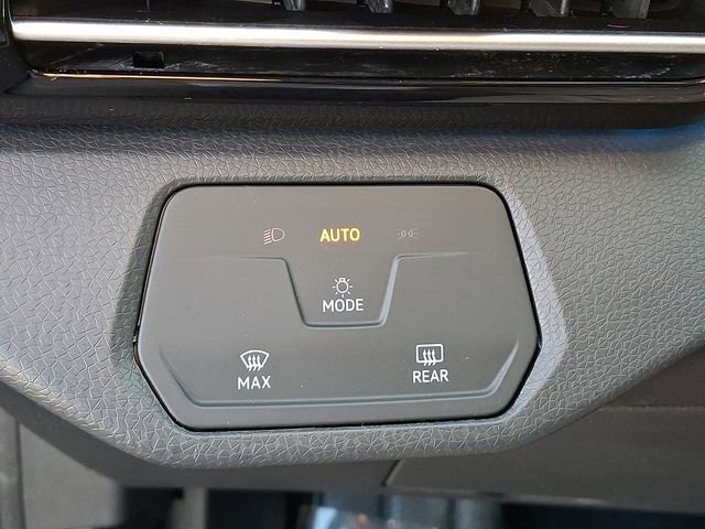 Used 2024 Volkswagen ID.4 2WD image 32