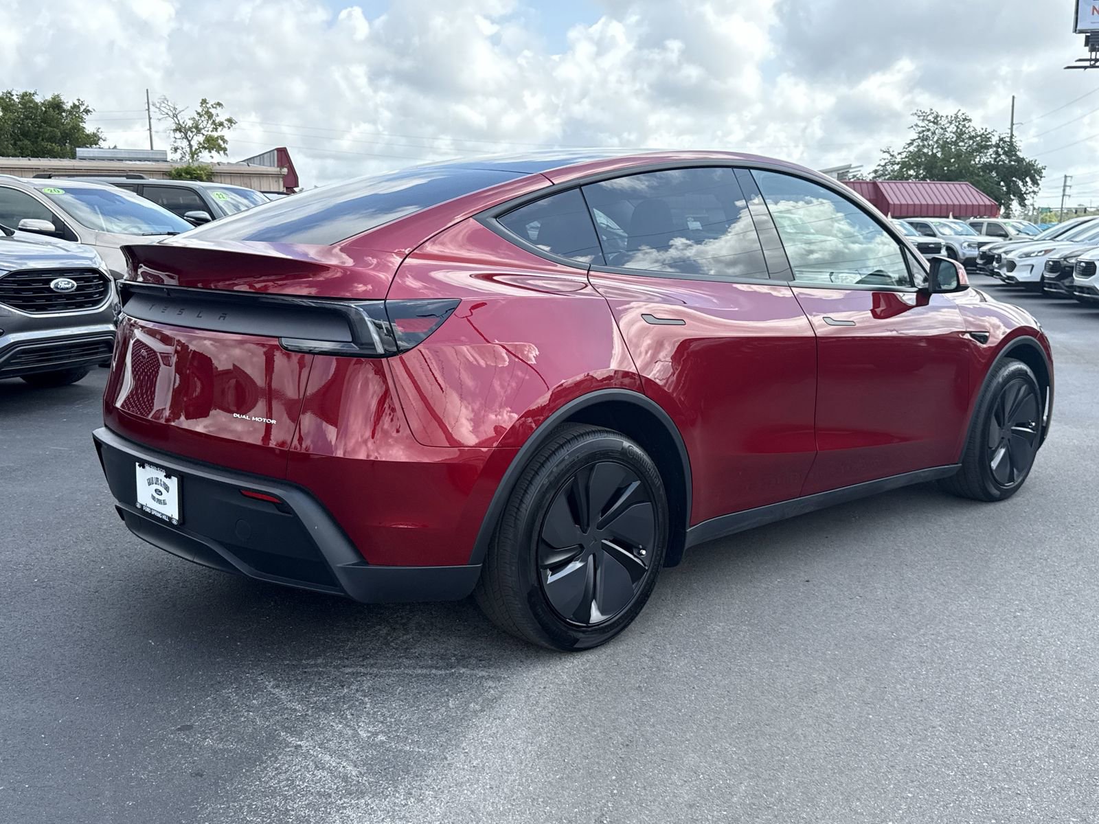 Used 2026 Tesla Model Y AWD image 4