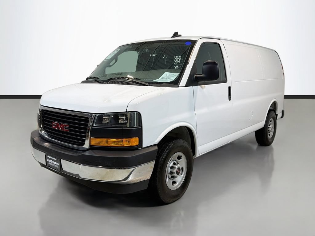 Used 2025 GMC Savana 2500 w/ Driver Convenience Package RWD image 5
