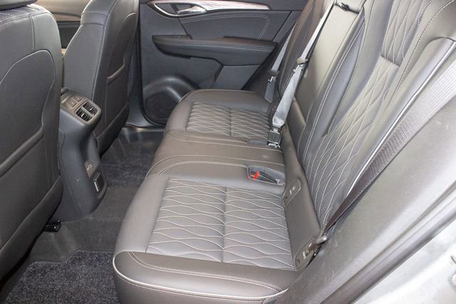 Used 2023 Buick Envision Avenir image 17