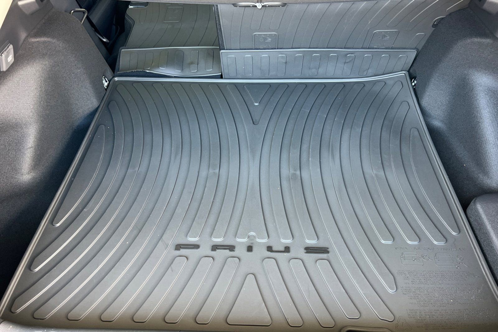 New 2026 Toyota Prius Plug-In Hybrid FWD image 16