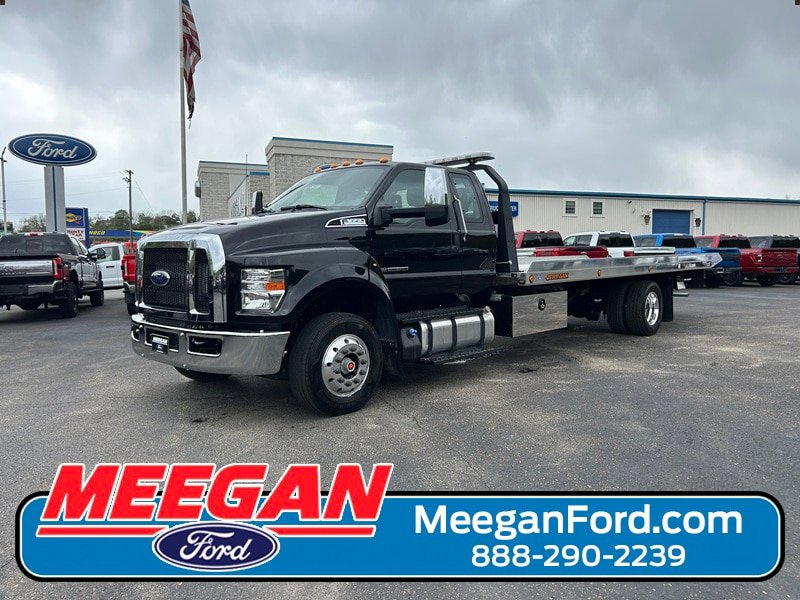 New 2025 Ford F650 2WD SuperCab Super Duty image 1