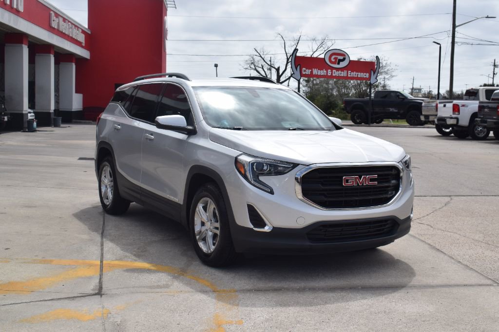 Used 2018 GMC Terrain SLE w/ LPO, Cargo Package FWD image 2