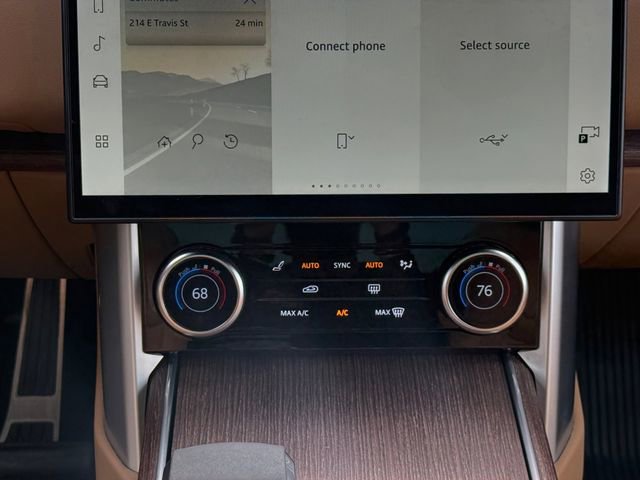 Used 2023 Land Rover Range Rover SE image 4